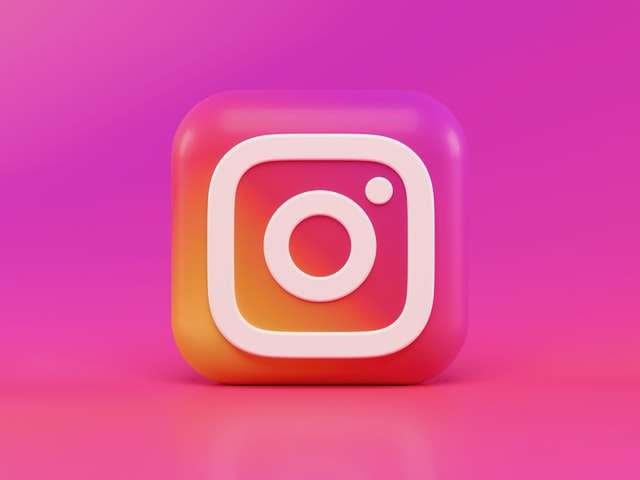 تعرف على كيفية الاستفادة من قوة إعلانات Instagram باستخدام هذا الدليل . استكشف أنواع إعلانات انستقرام الخمسة المختلفة وتعلم كيفية تحقيق أقصى استفادة من كل منها.